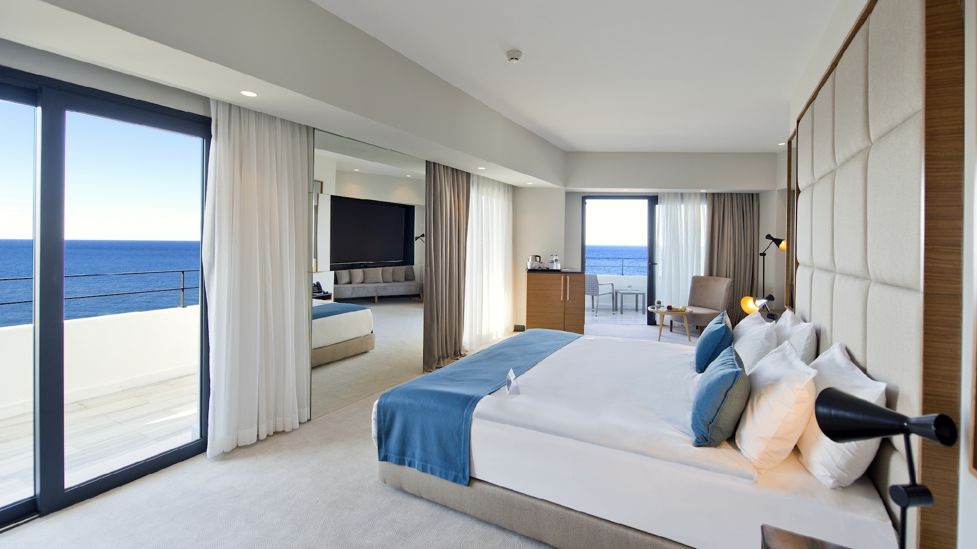 RAMADA PLAZA HOTEL